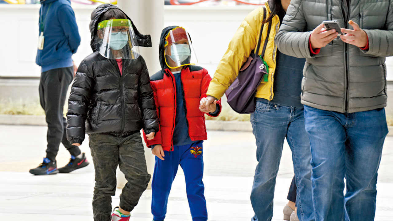 增4285確診約7000初確 兩日奪10命 患者17%未滿17歲 6歲或以下佔9%