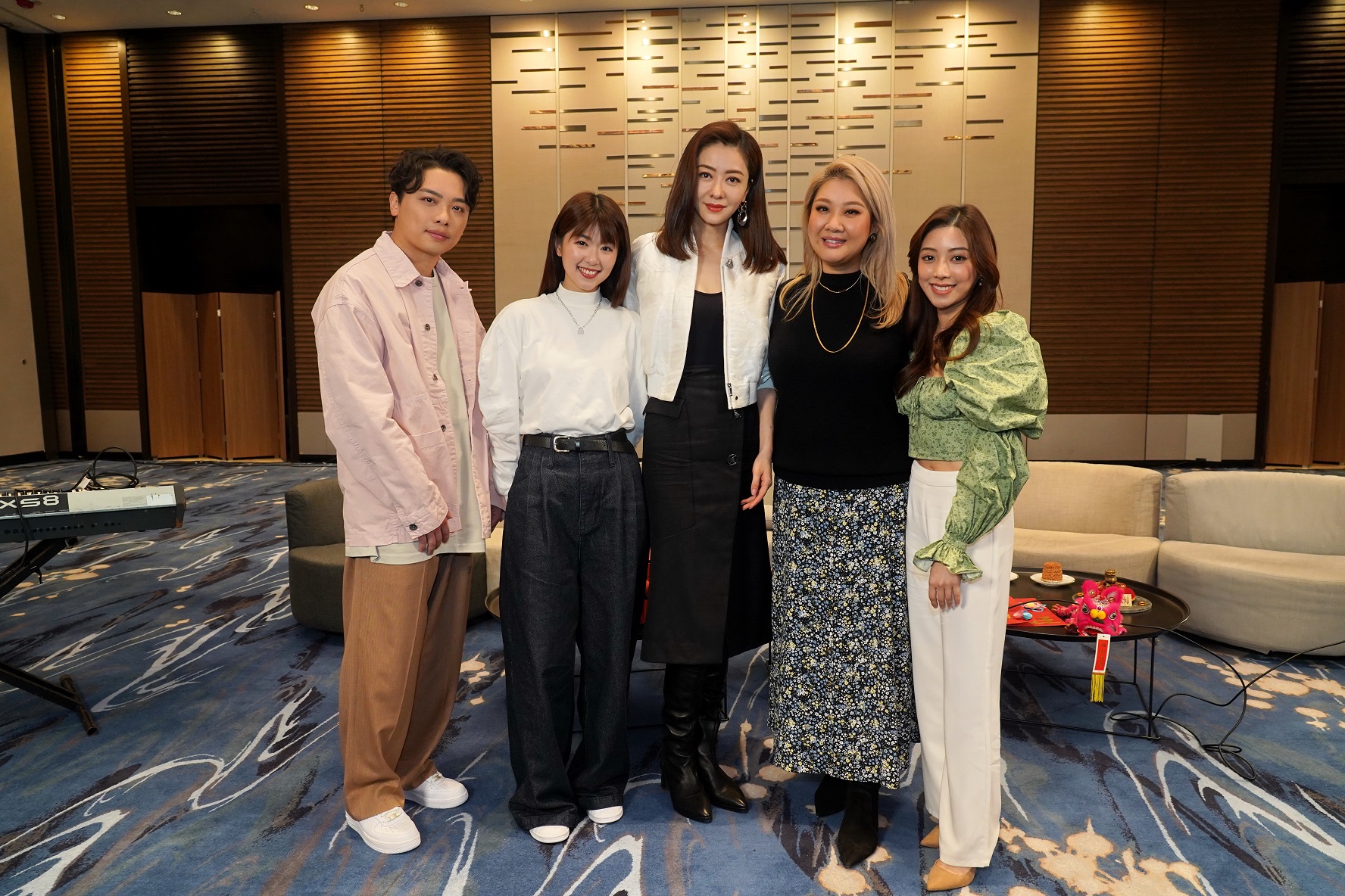 家族榮耀｜欣宜唱主題曲憶兒時煲劇掌摑潑水情節 獲熊黛林讚：每次聽都好有畫面