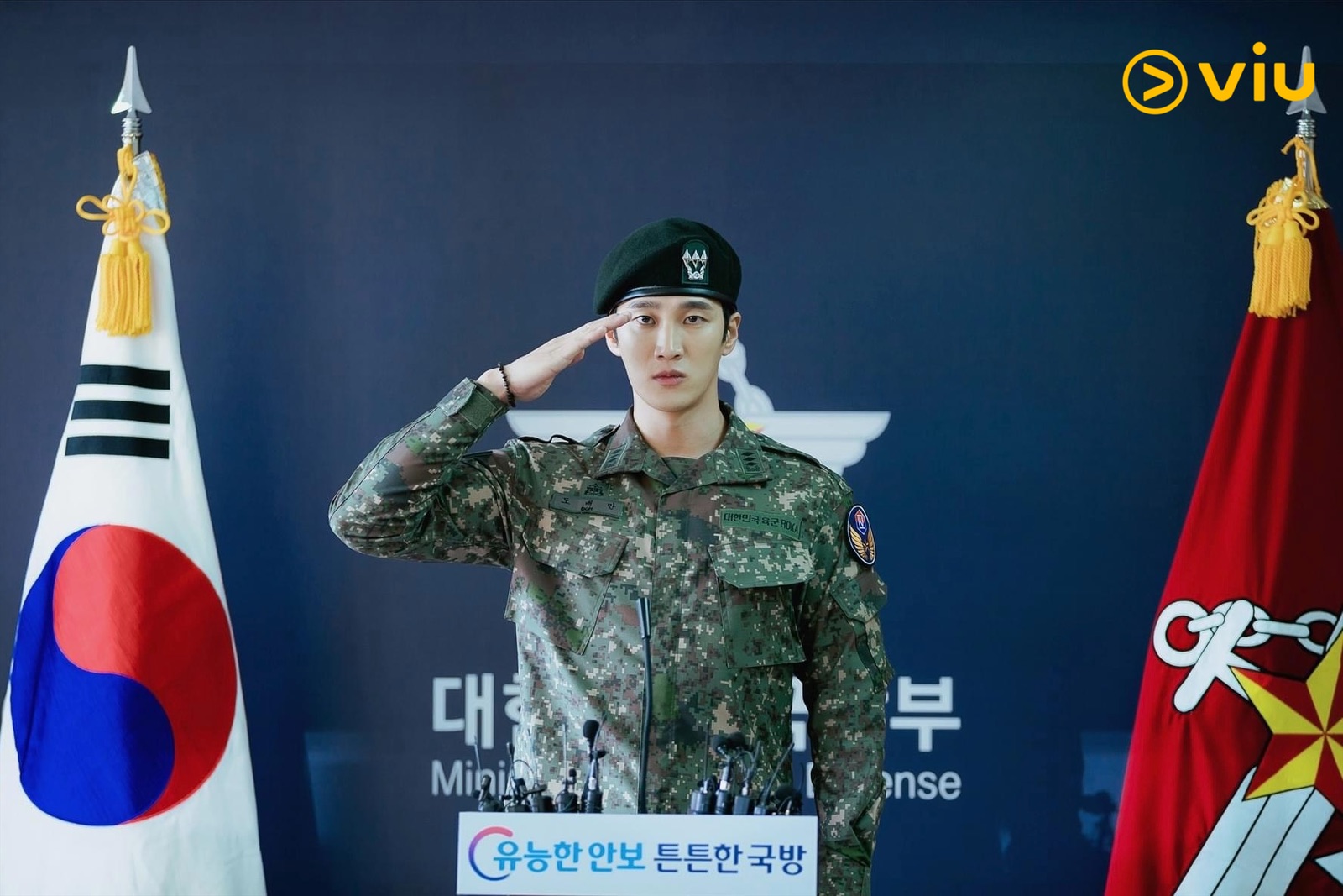 軍檢察官多伯曼_劇照01_都倍萬（安普賢飾）