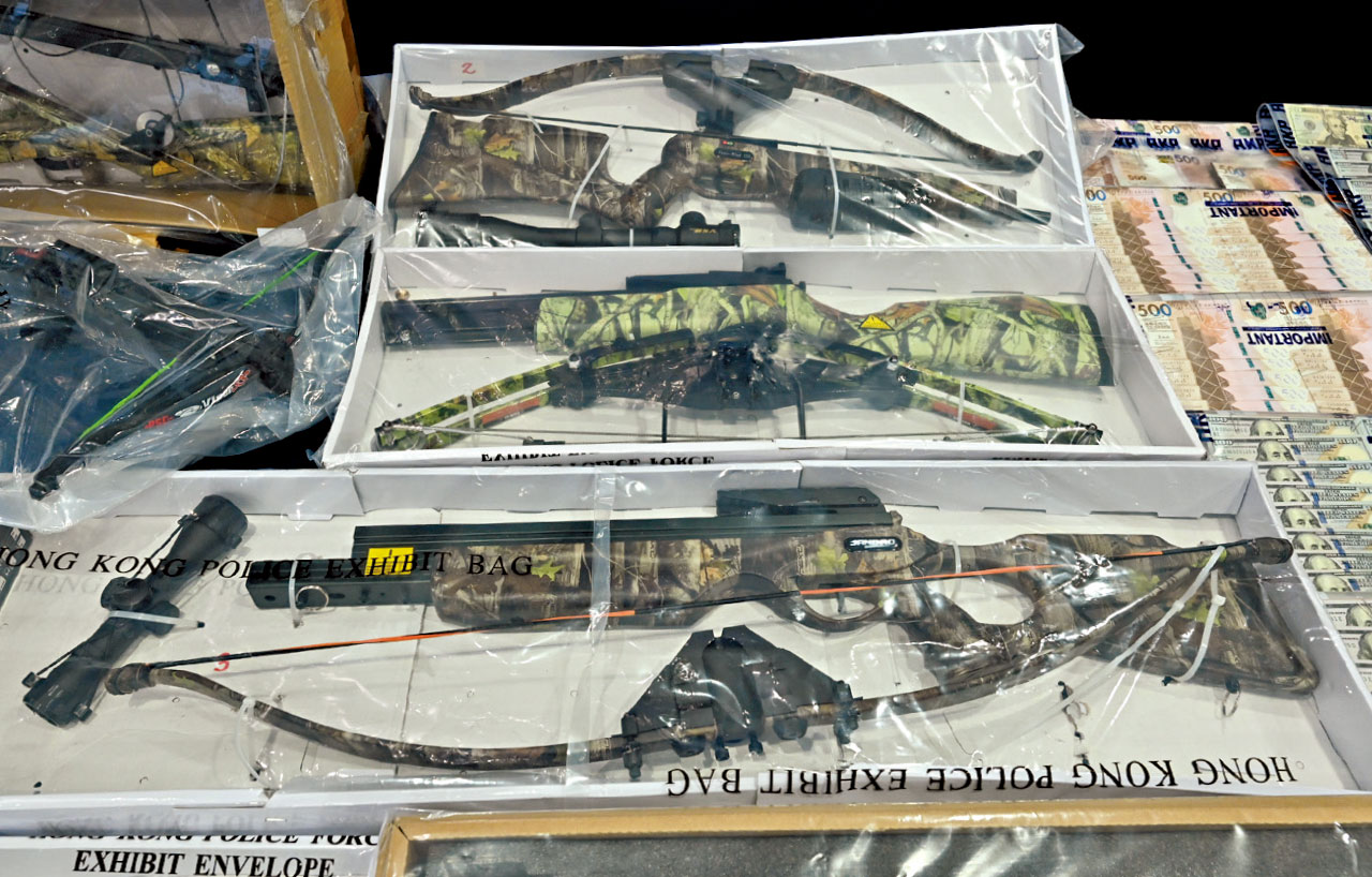 或違國安｜警破港獨武裝力量「黑武士軍團」 男格鬥教練女助理提堂