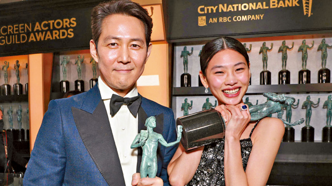 《魷魚》 李政宰 鄭好娟 美國獲視帝后