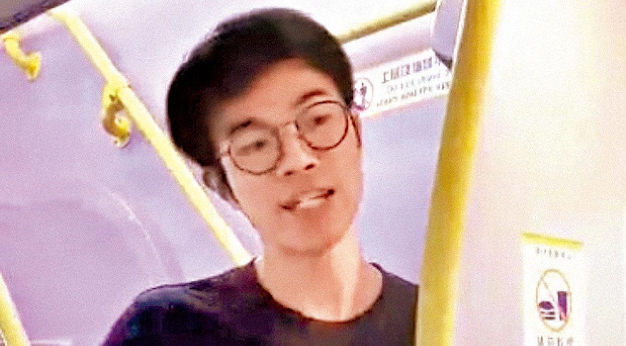 前區議員葉子祈早前搭巴士除口罩，被控誤導警員違口罩令等罪成。(網上圖片)