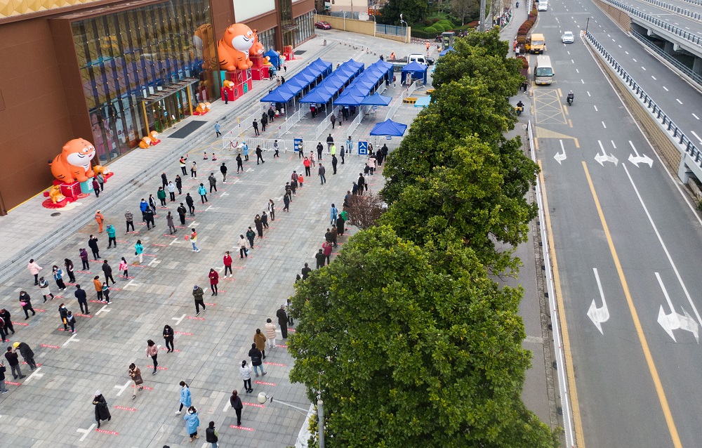 內地本月本土感染破4萬，國家衛健委要求更早發現、更快處置疫情。(中新社)