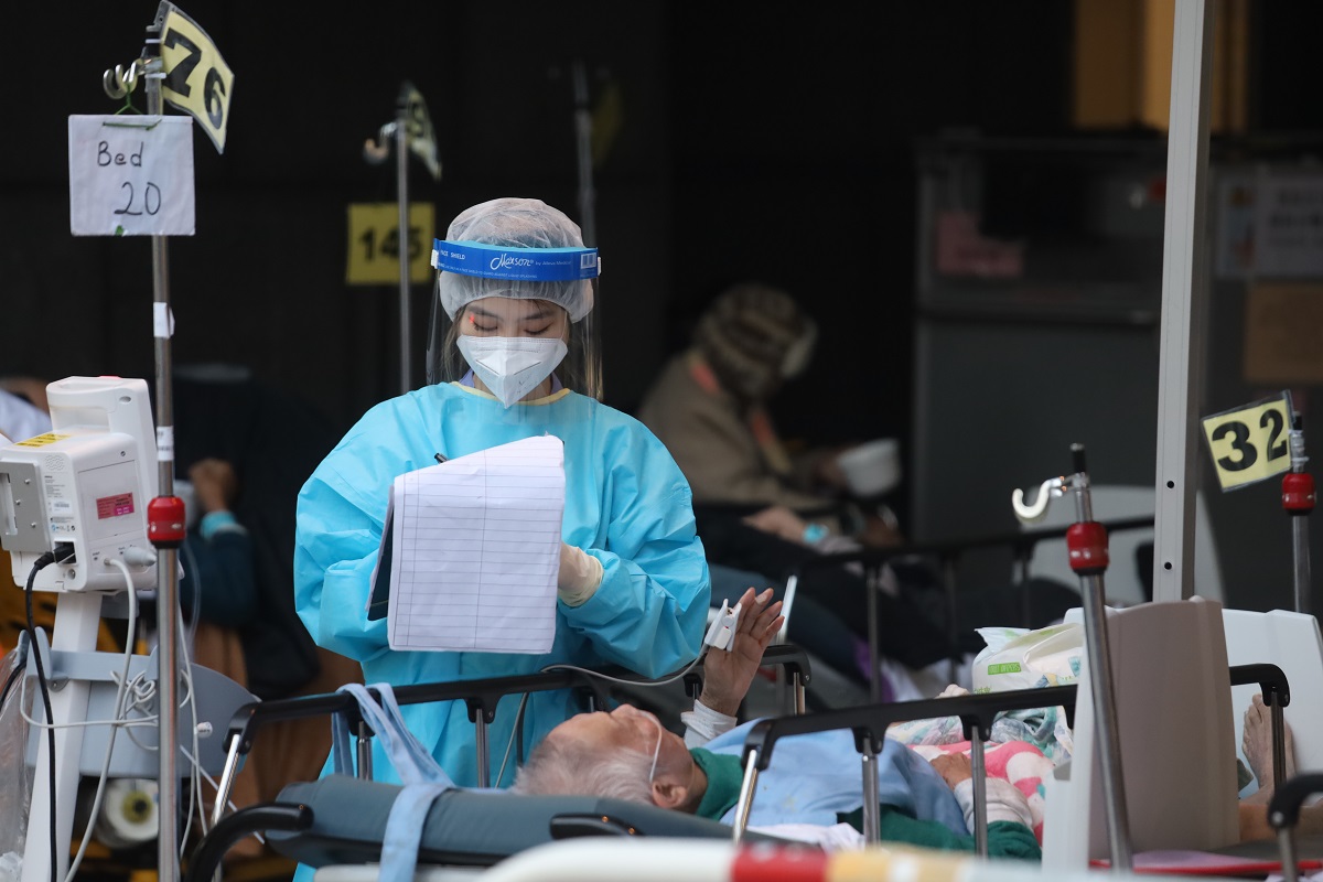 政府公布《醫生註冊條例》下首批認可醫學資格名單。(資料圖片／鍾式明攝)