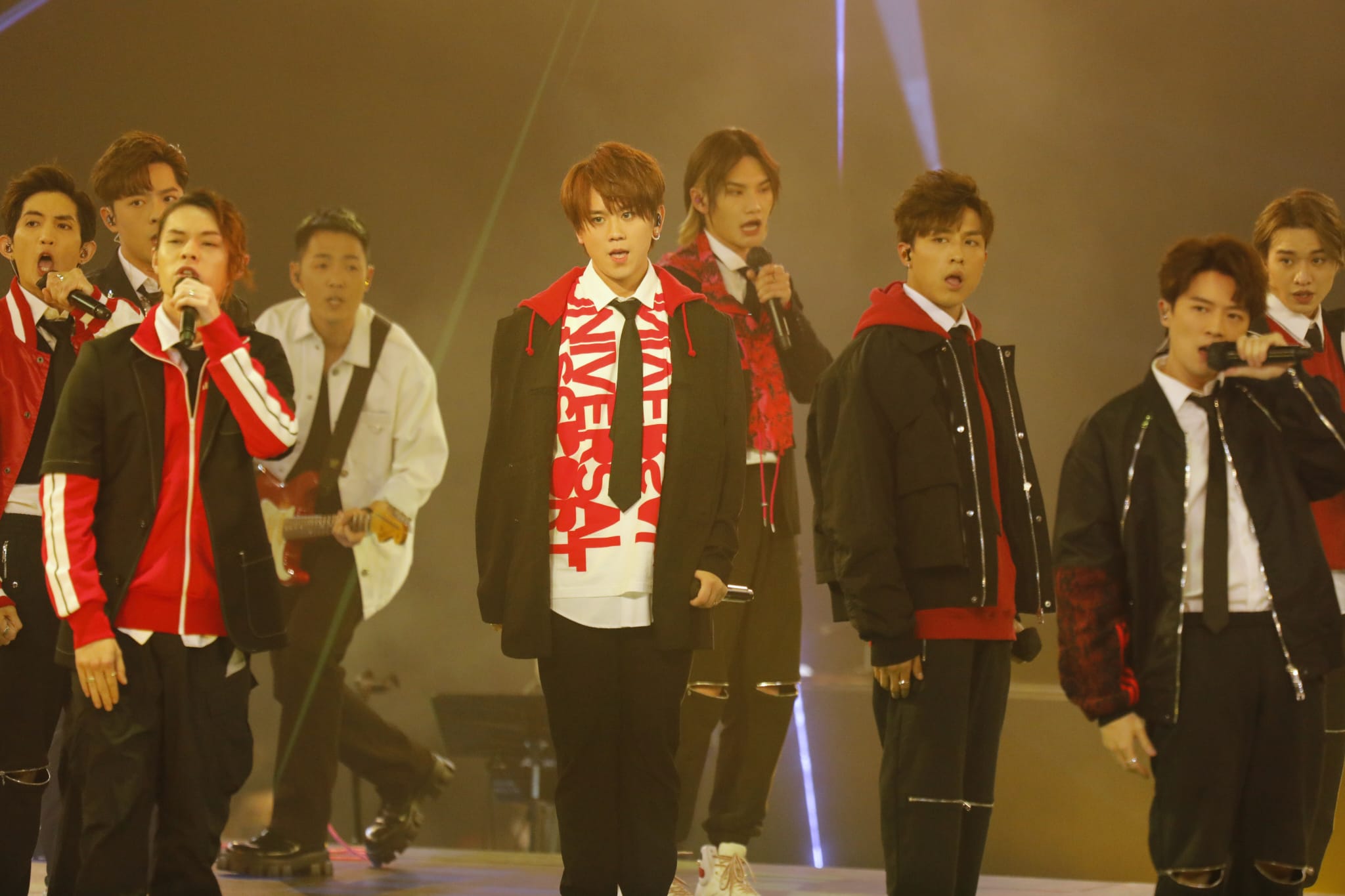 ChillClub年度推介｜衛蘭C Allstar馮允謙MIRROR輪流上台表演high爆全場