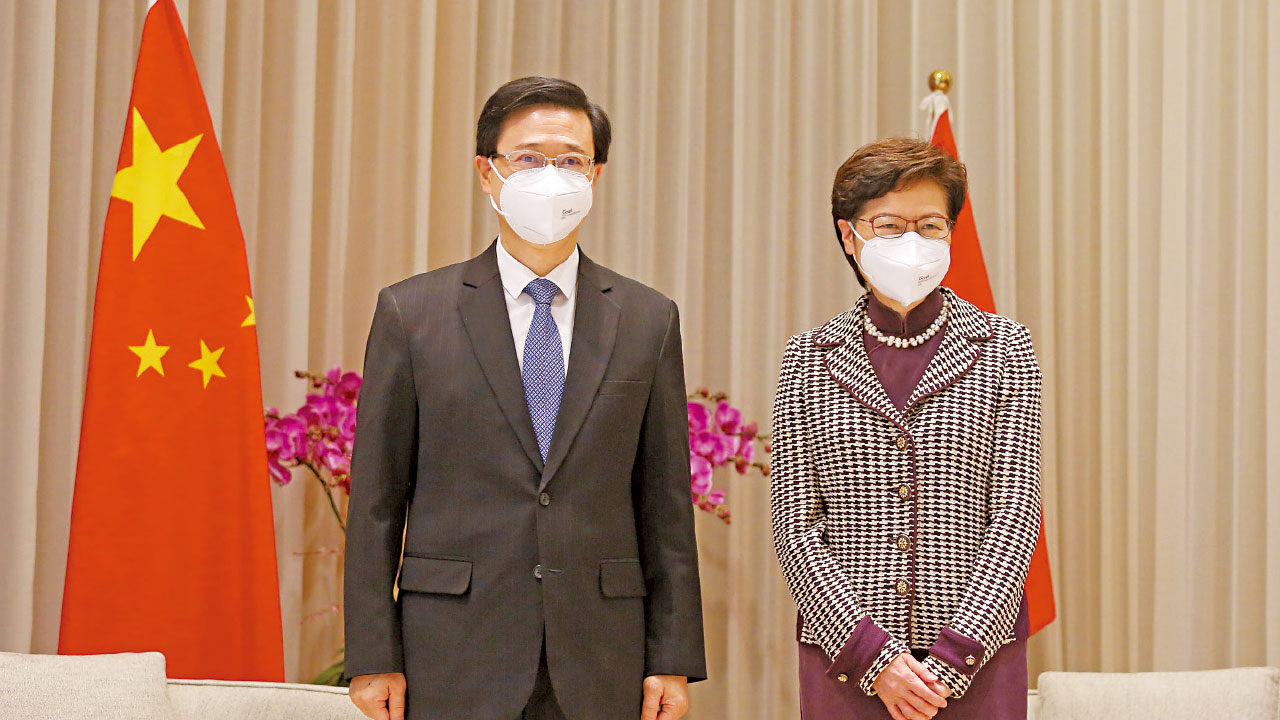 當選翌日 李家超拜訪「連走七場」 林鄭稱全面協助交接