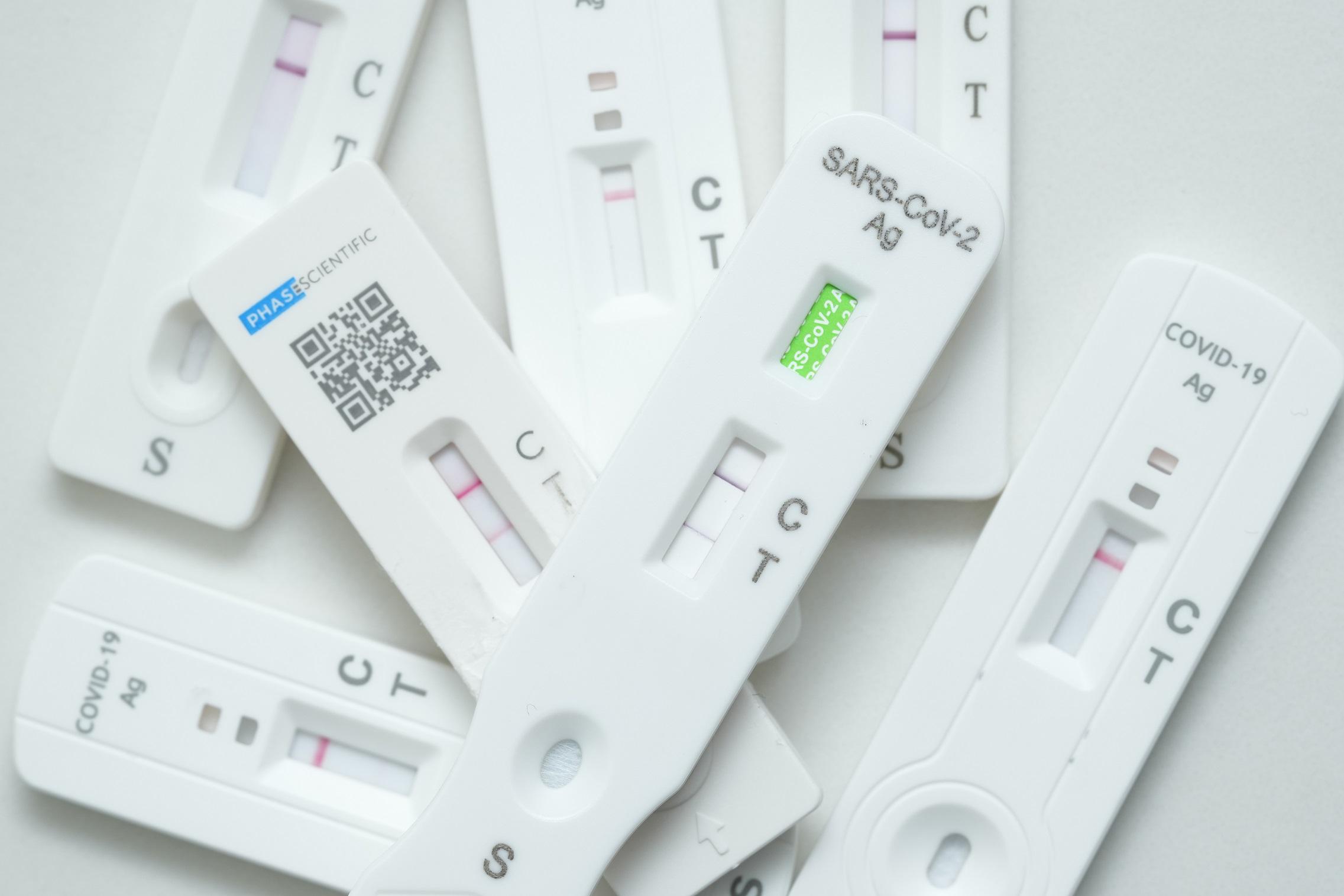 北區及荃灣部分地區污水檢測呈陽性，政府將派發18萬個快速檢測包。(資料圖片)