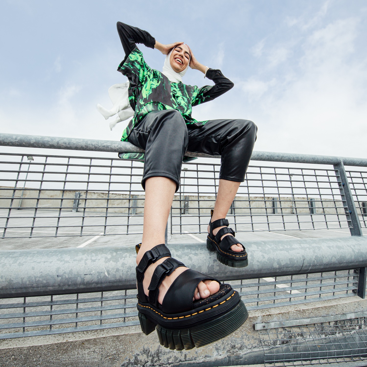 Dr. Martens厚底涼鞋小個子顯高的恩物