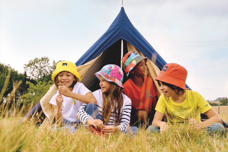 AIGLE法式繽紛童裝夏日登場 聯乘Les Mini Mondes網上推出兒童遊戲書