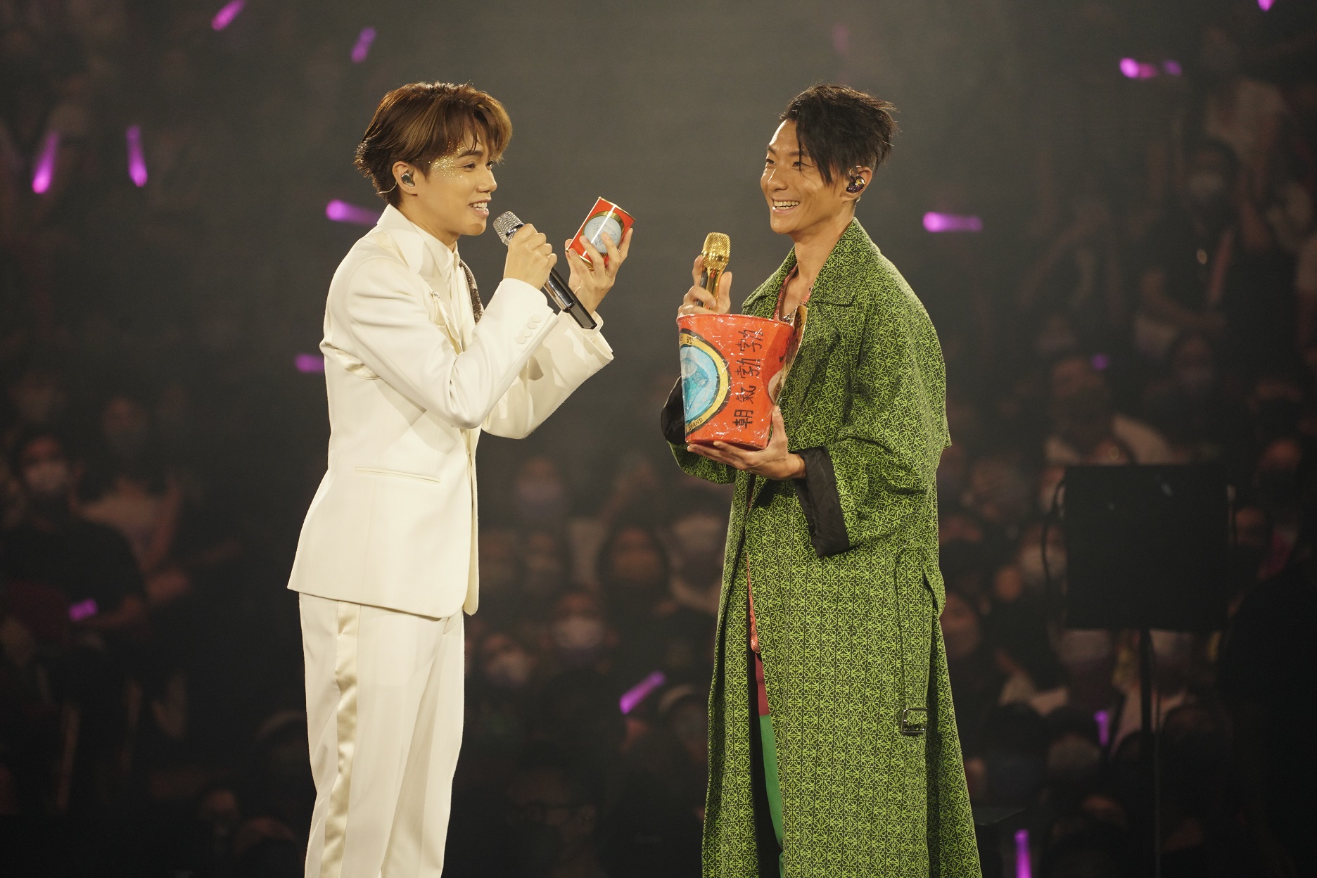 張敬軒演唱會｜周國賢送飽魚感激軒仔助開竅  6號@RubberBand單膝跪答謝