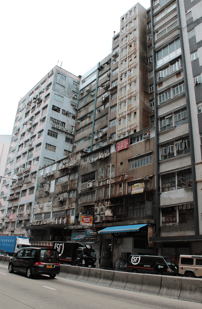 觀塘商廈工廠林立，飲食需求強勁，現時區內豐業工業大廈低層一個持牌工廠食堂，連同裝潢及生財工具一併招租，意向月租約3.5萬元，屬最優惠盤源。