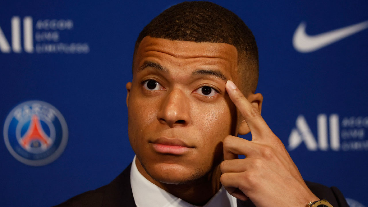 壓兩金童 重上榜首 麥巴比身價逾2億歐元