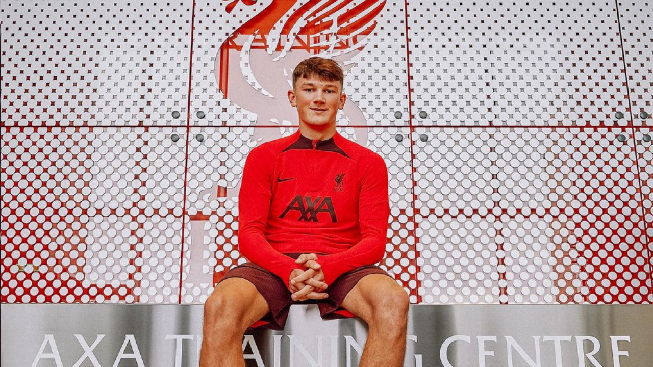 利記簽入蘇超新星右閘