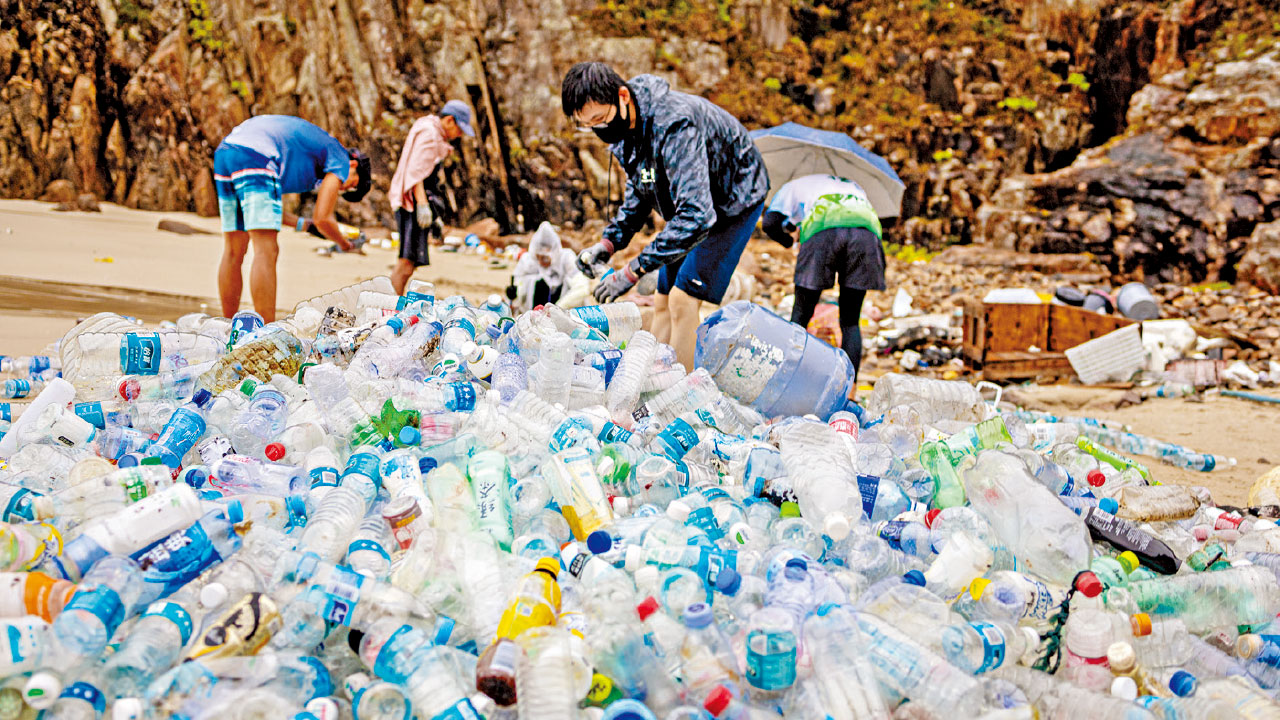 環團灘岸年拾4.3萬膠樽 促下屆政府加快立法規管