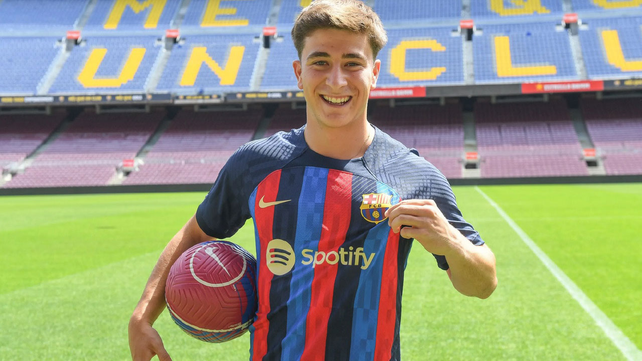 巴塞簽新星棄老兵