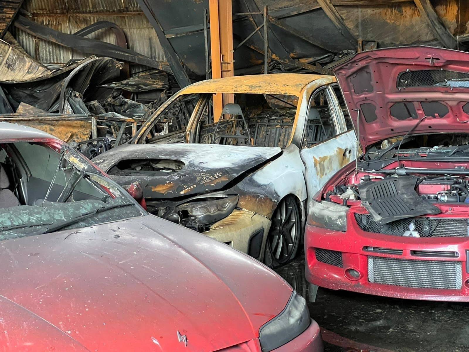 元朗回收場火波及車房　焚毀多輛JDM絕版車痛失逾千萬元(多圖)