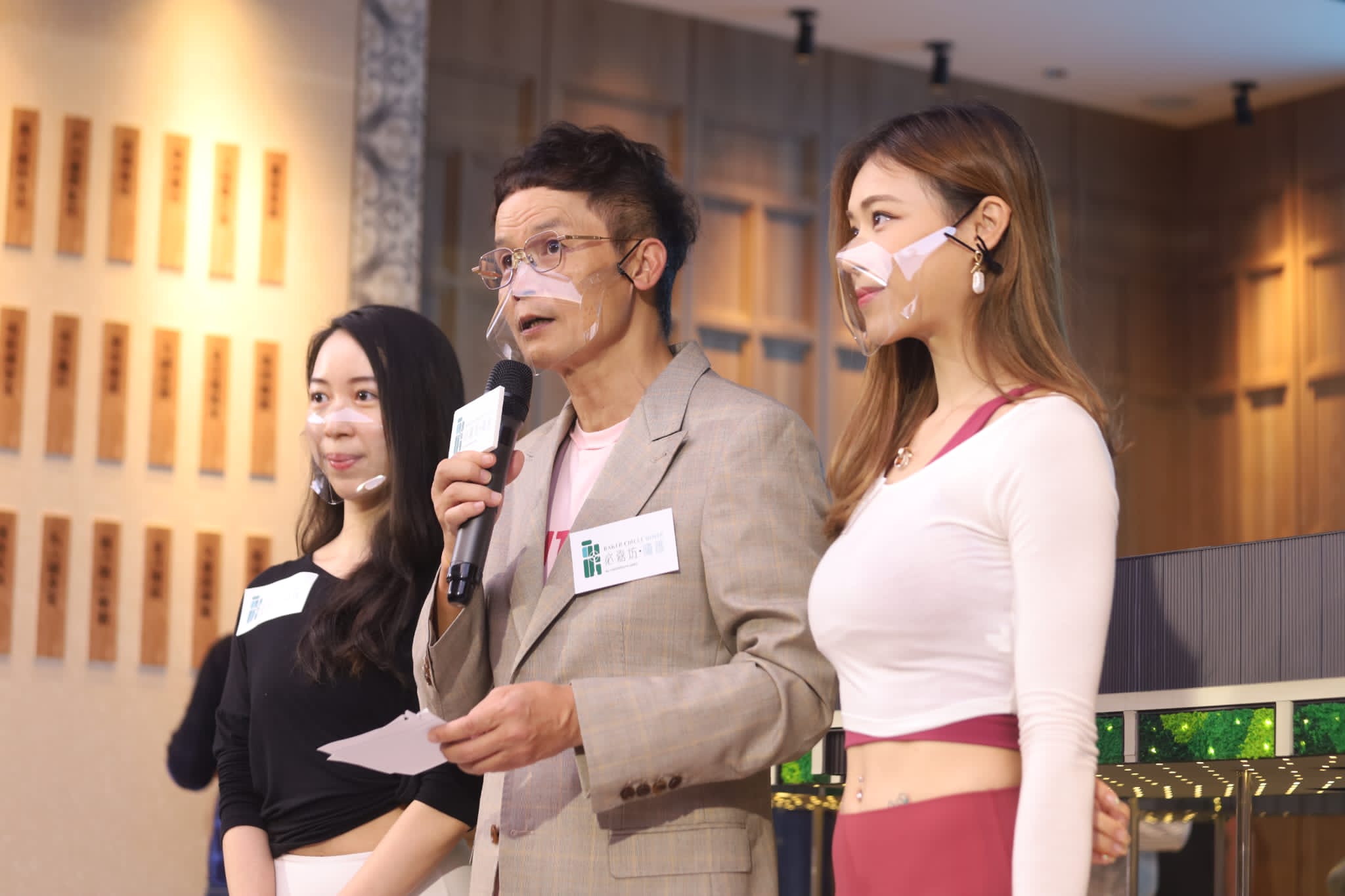 恒基物業代理有限公司營業（一）部總經理林達民（中）表示，紅磡新盤必嘉坊．曦匯加推68伙，折實入場費由496.66萬元起。（鍾式明攝）