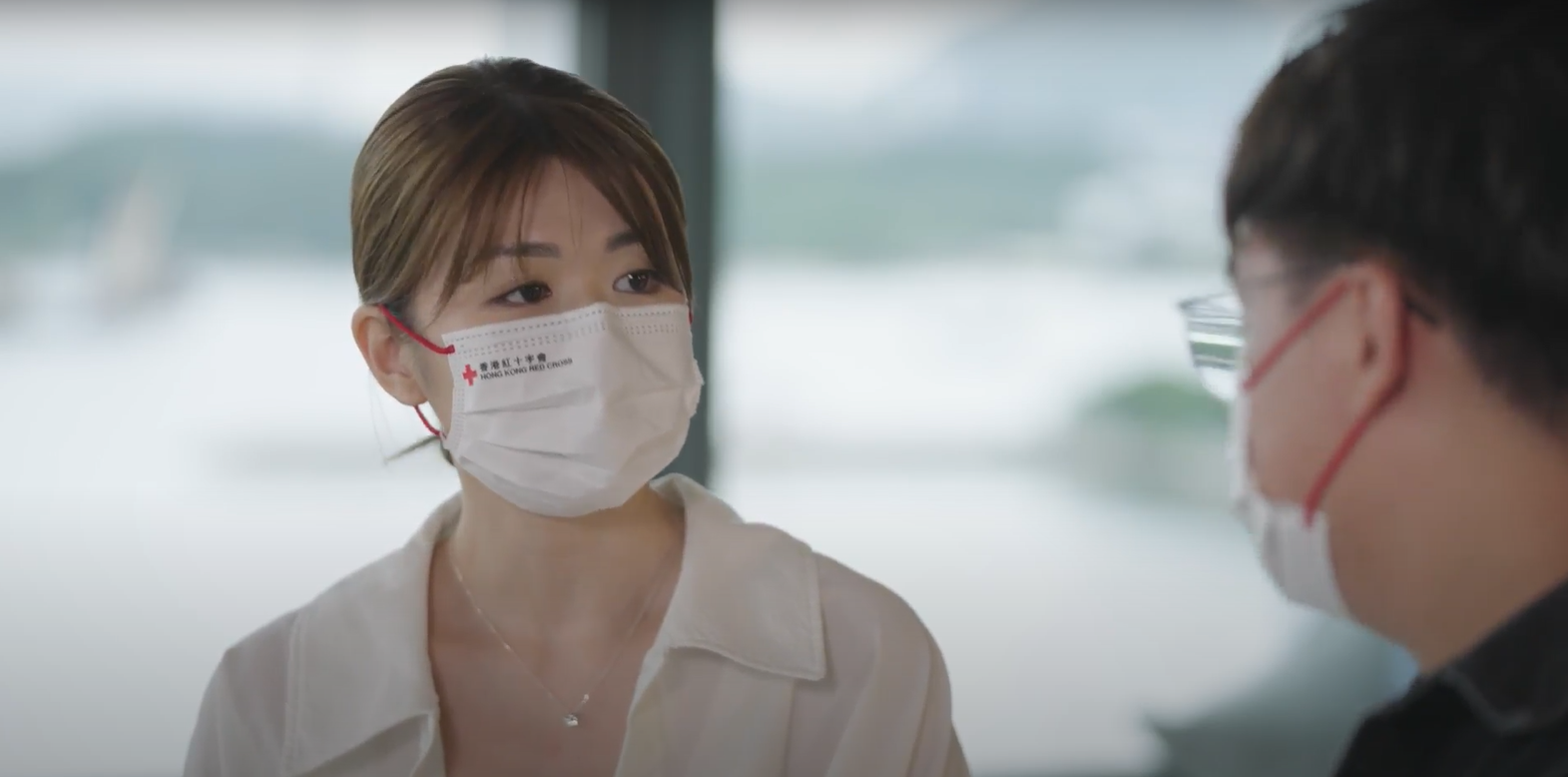 Hillary和湯健烽真情對話。