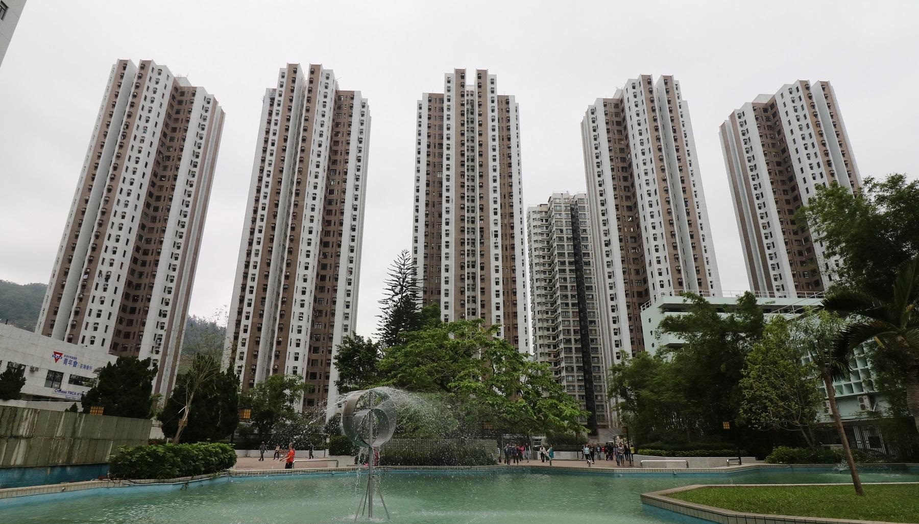 荃灣綠楊新邨本月暫錄4宗成交，其中一宗成交累減100萬元後獲上車客承接，單位屬優質高層靚裝兩房戶，成交價680萬元，屬於市價。