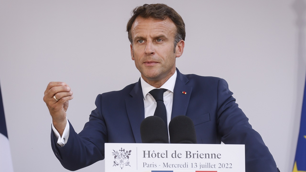 馬克龍警告或出現能源短缺，籲各界節約能源。(AP)