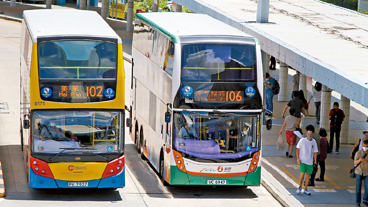 新巴城巴合併 明年七月新巴除名 承諾首兩年不裁車長 乘客憂減路線加車費