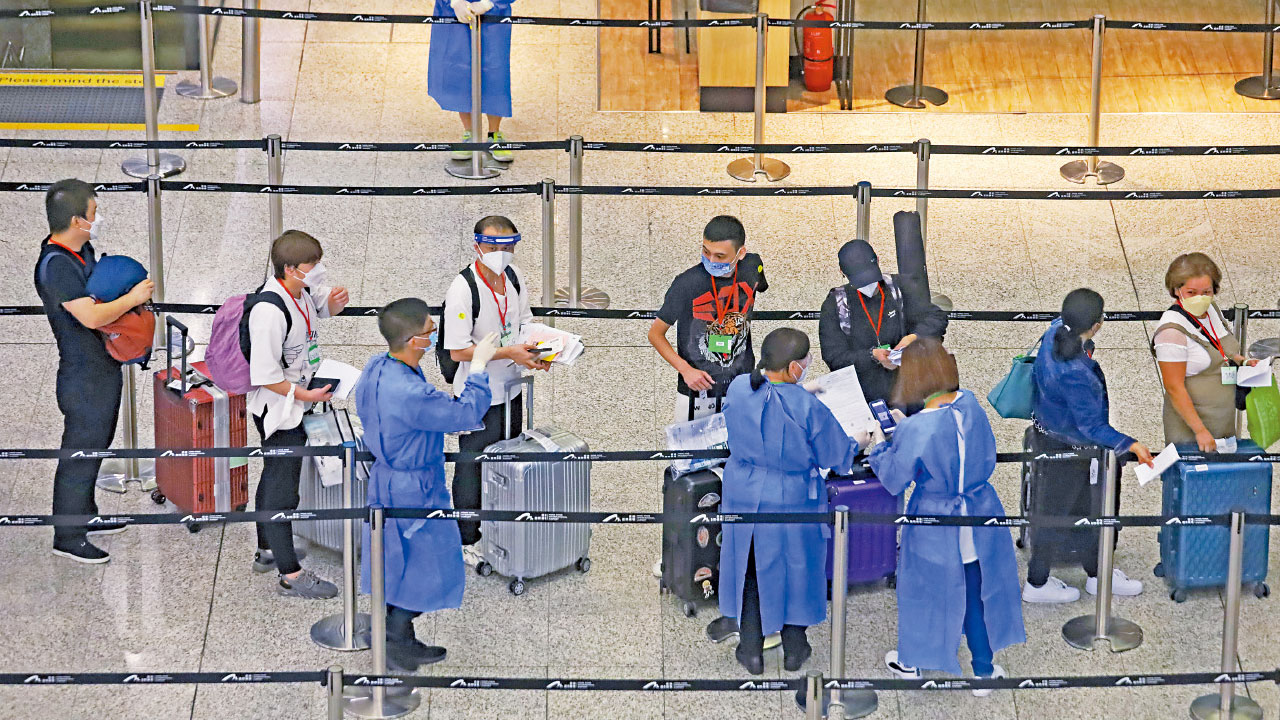 留院病人過千 醫管局表憂慮  盧寵茂：十一月投資峰會 料來港者有條件免檢疫