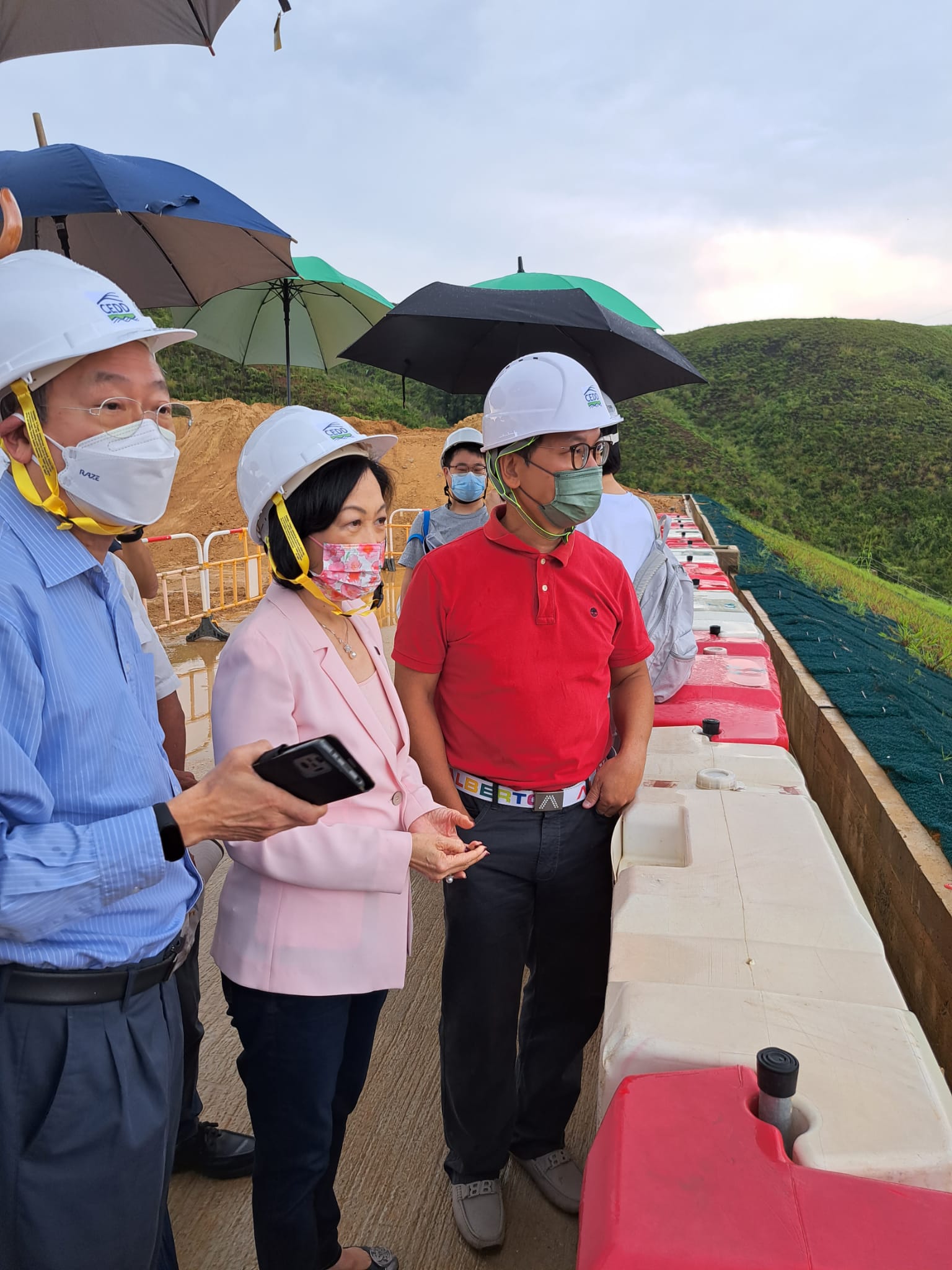 新民黨參觀羅湖沙嶺超級殯葬城地盤