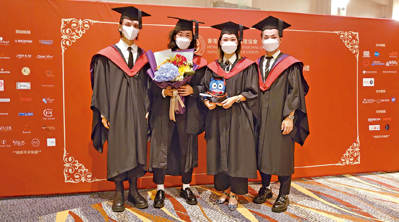 鄰居諷「洗頭仔」 髮廊老闆苦讀3年圓大學夢