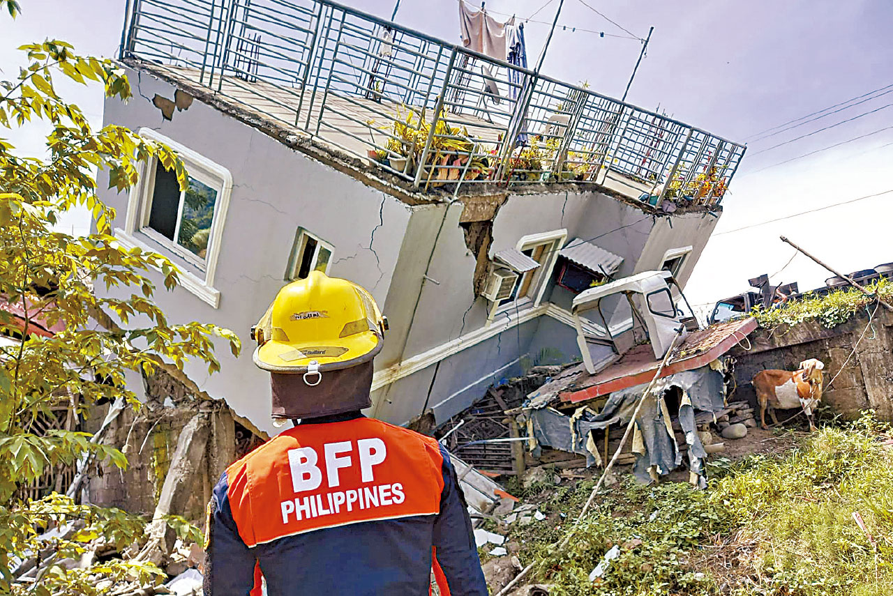 菲呂宋島7級強震 5死64傷 古城亦遭殃