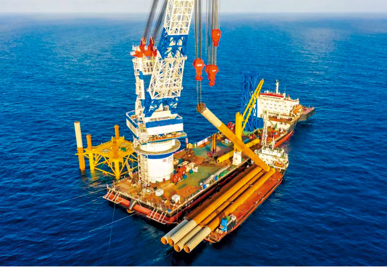 內地工程船斷開兩截 27船員仍失蹤  飛行服務隊：事發近風電場 救援困難