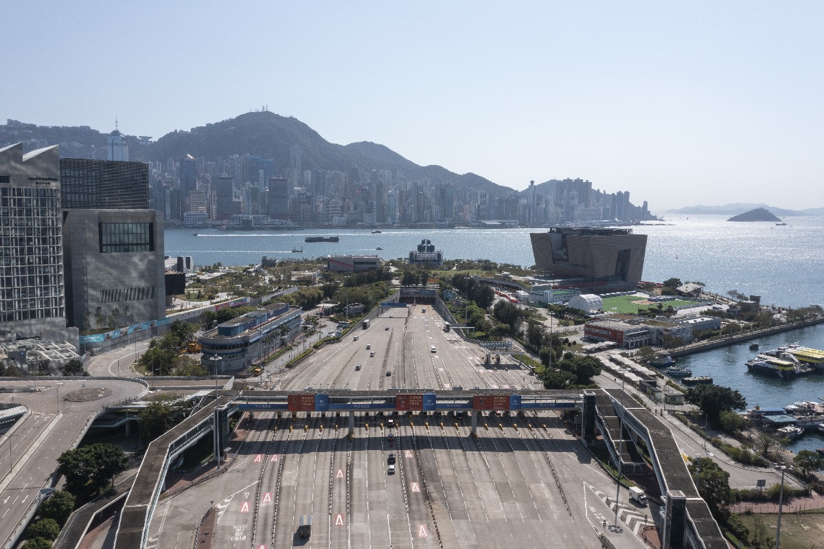 政府將於2023年收回西隧專營權。(資料圖片)