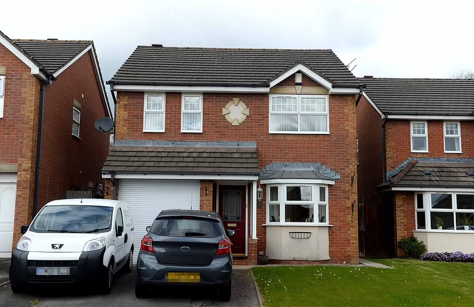 獨立屋將剷平建「單車冷巷」 英國300居民抗爭 憂治安轉差地段降格