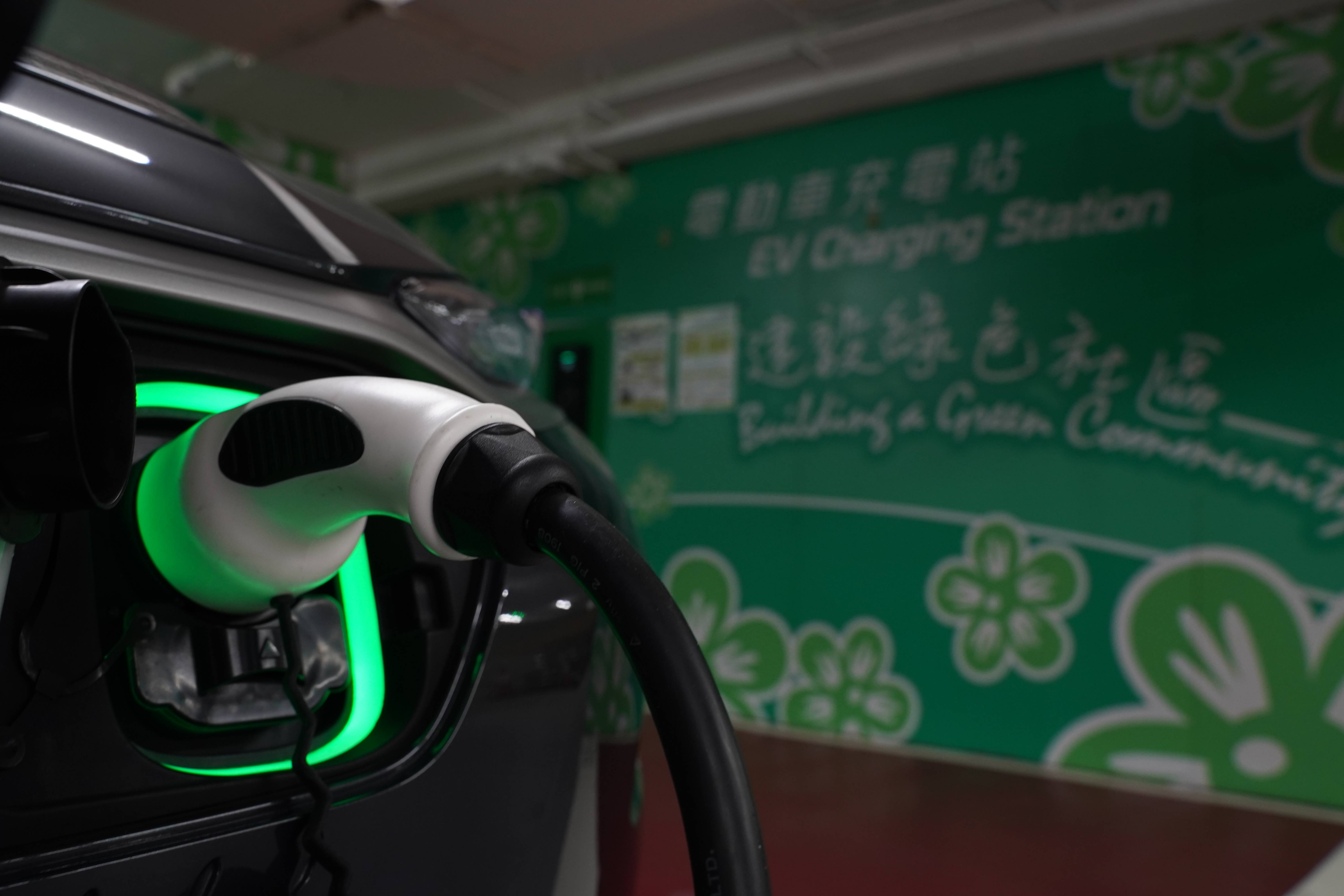 調查：逾7成汽油車車主願意轉用電動車