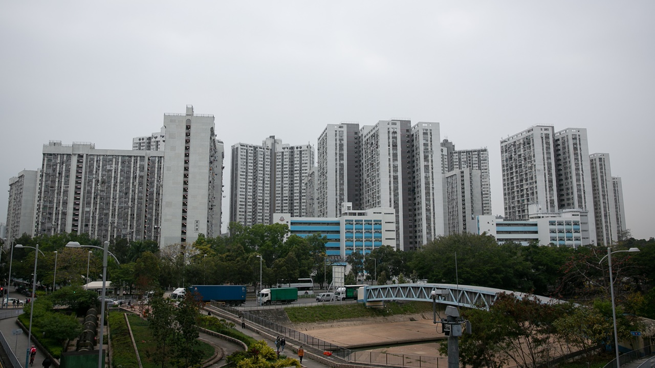 元朗七旬婦喉嚨插刀倒斃住所，警調查後指無可疑。(資料圖片)