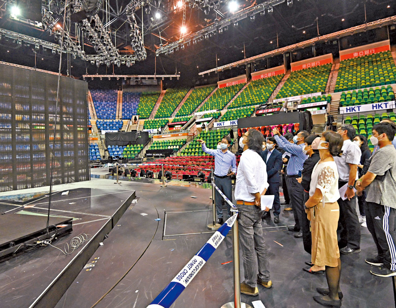 MIRROR演唱會意外 將調查螺絲斷裂原因 螢幕重量或500公斤寫成500磅