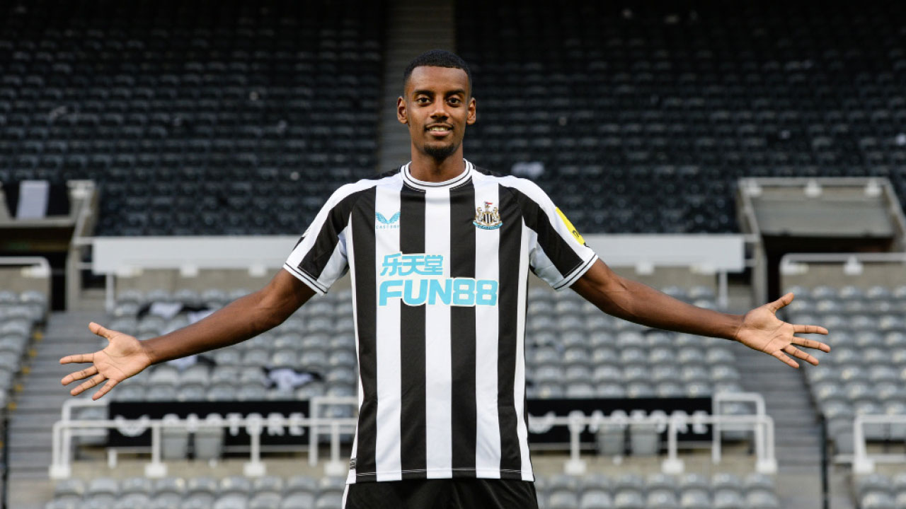 再添瑞典中鋒伊沙克 紐卡素望破利物浦魔咒