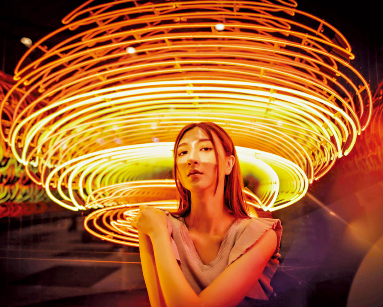 黃大仙中心3D霓虹燈月亮 傳承本地工藝