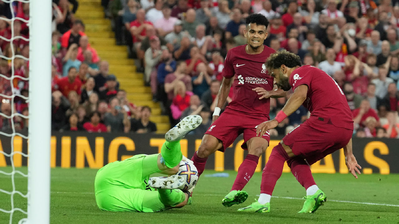 曼城迎剋星水晶宮 利物浦攻般茅求開齋