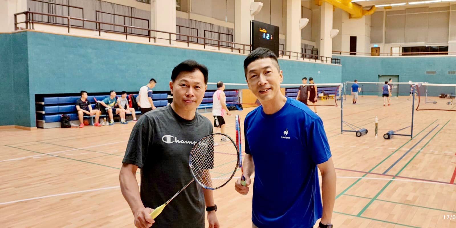 馬浚偉與「四點鐘許Sir」打波 許鎮德是羽毛球高手
