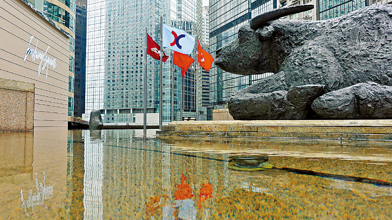 港股深淵｜跌勢廿年罕見 科企淪提款機 恒指季瀉21% 全世界最頹