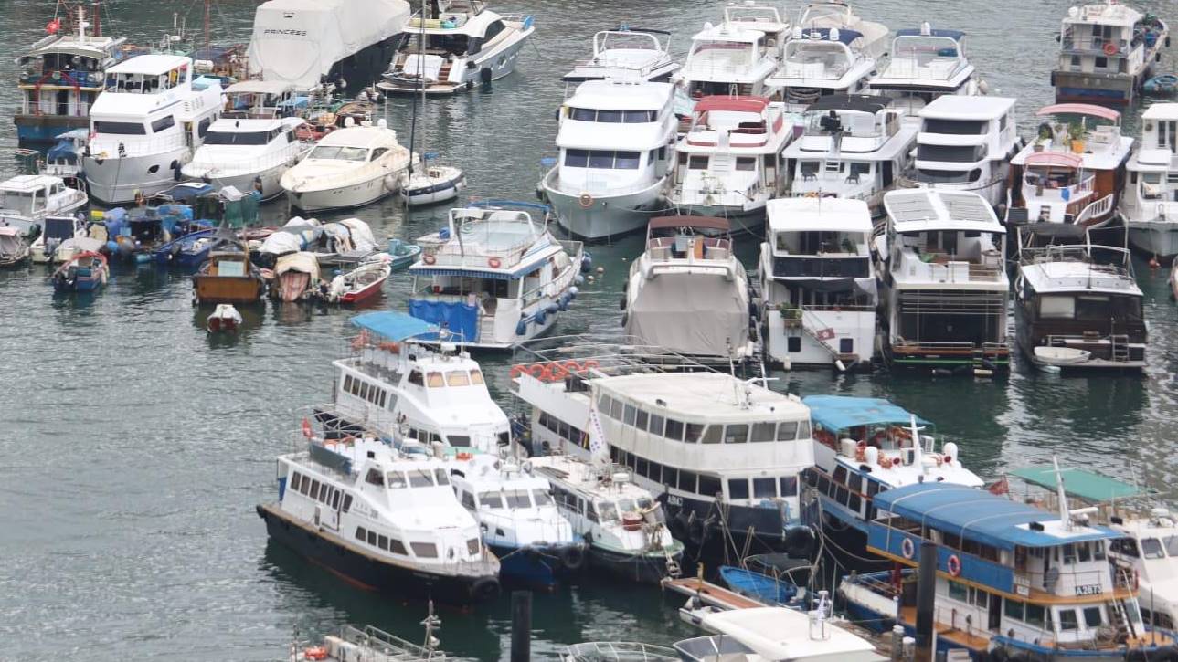 香港仔多艘船隻離奇沉沒　警方及海事處展開調查