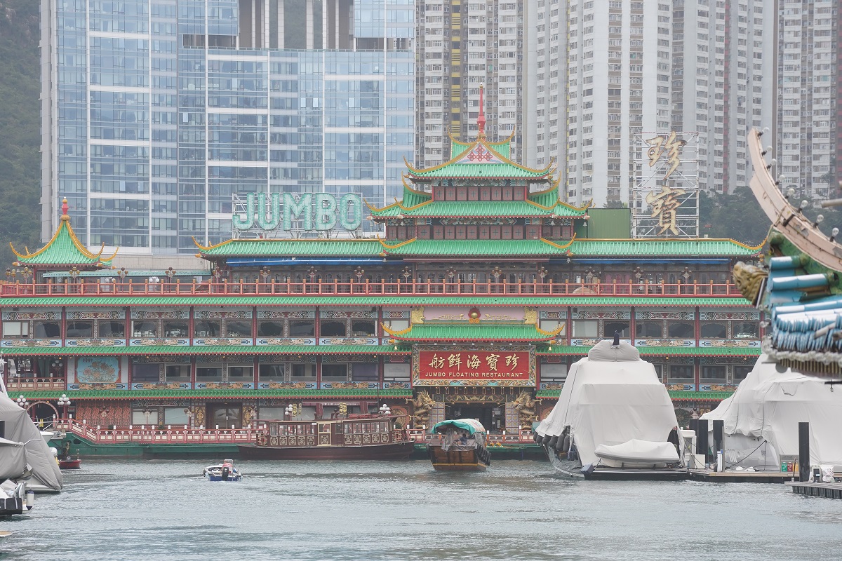 政府原擬活化珍寶海鮮舫，使其以非牟利方式在香港仔避風塘重生，成為南區富特色的歷史文化和旅遊景點。(資料圖片／陳奕釗攝)