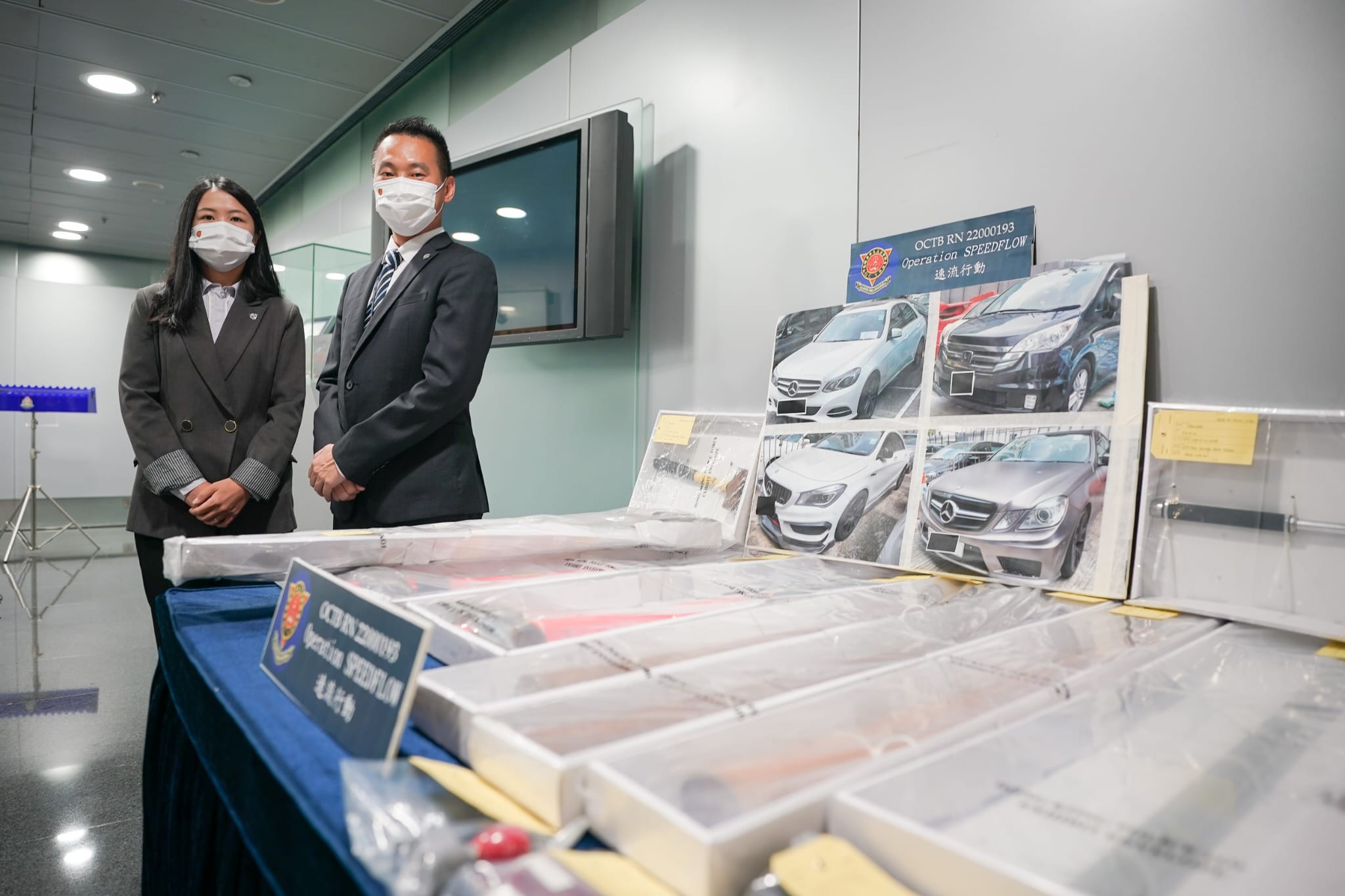 涉恐嚇屯門兩屋邨承辦商收陀地 警拘16人