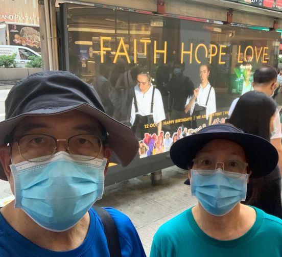 MIRROR演唱會意外｜阿Mo已除頸箍可擴濶視線 下周28歲生日父母拍片