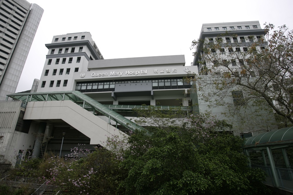 該名男警事後送往瑪麗醫院治理。(資料圖片)