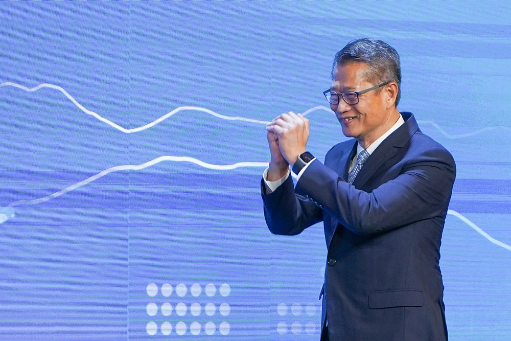 回港核檢陽性被評定「康復個案」，陳茂波否認獲特殊安排。(資料圖片)