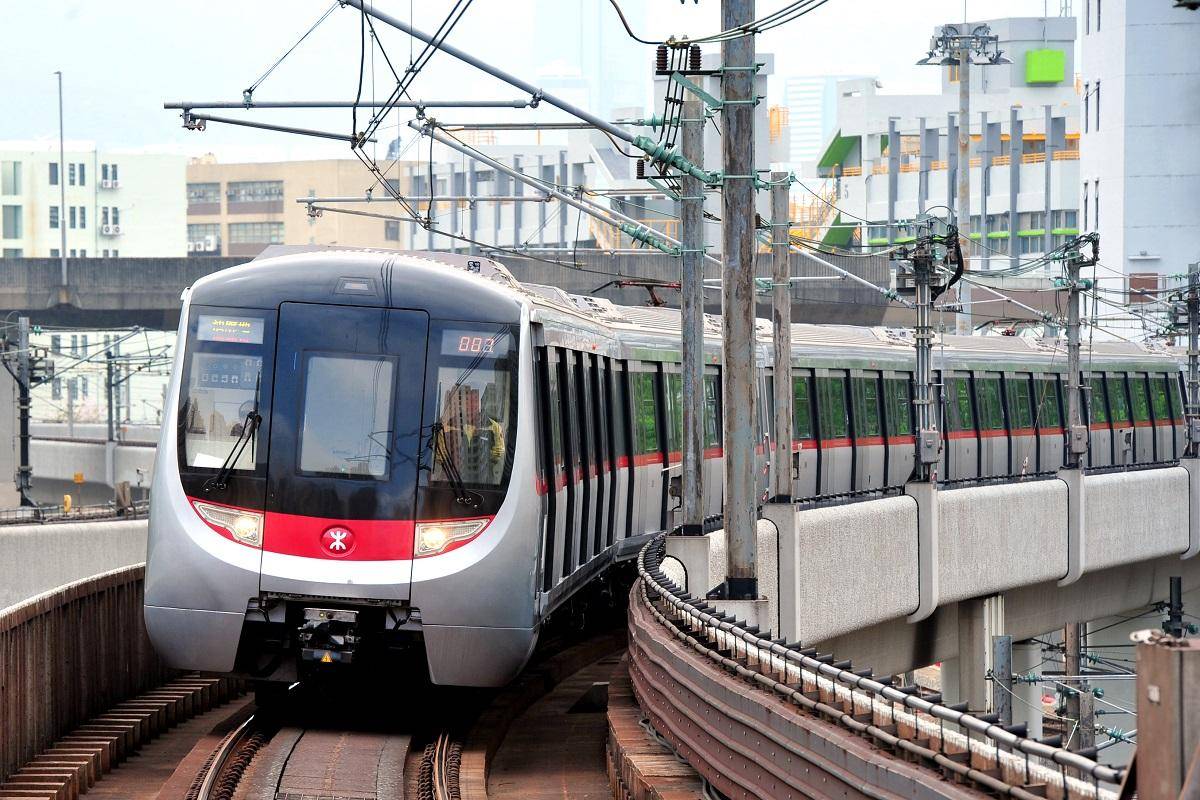 港鐵本月20日提供長者免費乘車優惠