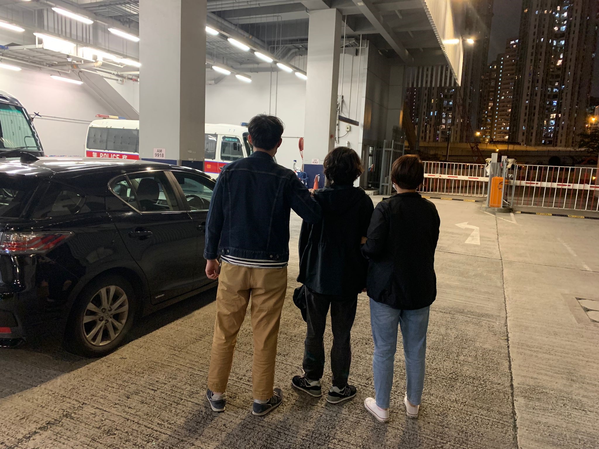 電話騙案｜靠醒目銀行職員揭發　七旬翁險失400萬26歲女「執法人員」落網