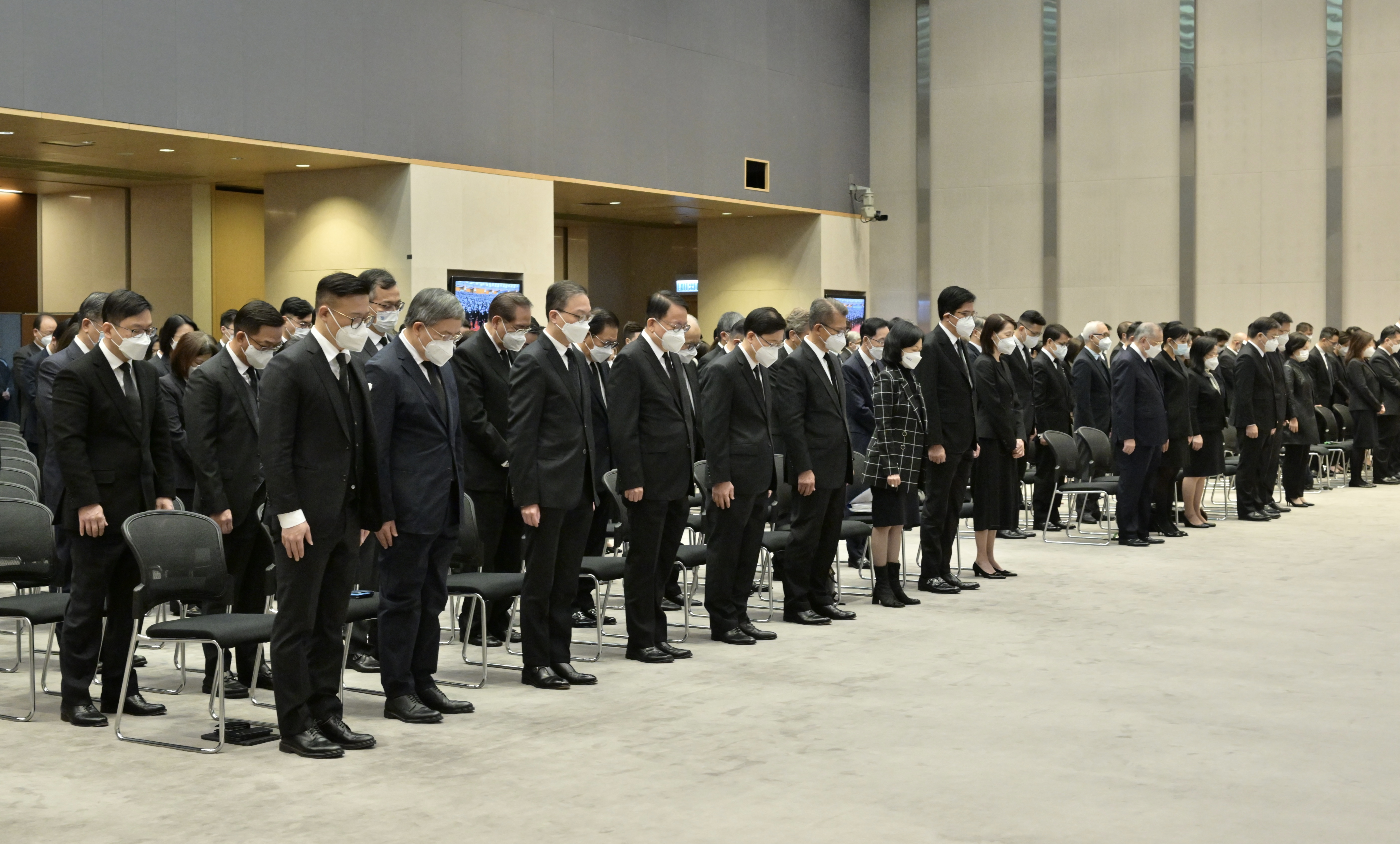 江澤民逝世｜特首李家超及一眾司局長行會議員參與默哀