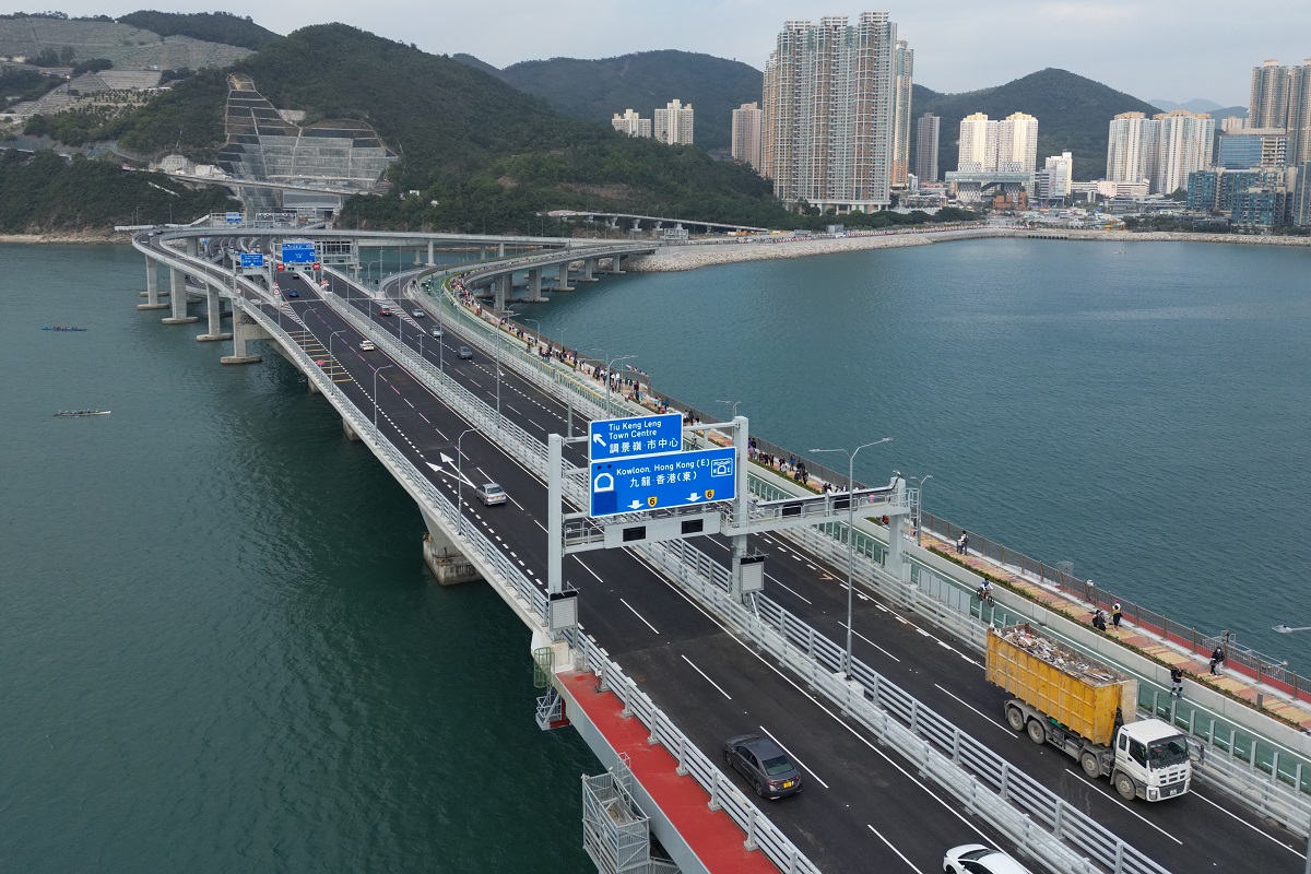 將藍隧道和將軍澳跨灣連接路12月11日通車。
